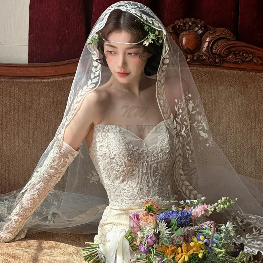 Vintage One-Layer Bridal Veil with Lace Edge and Appliqued for Wedding Photography Customized image 5