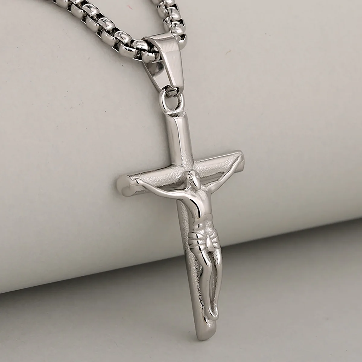 Selected Gift Stainless Steel Gold-Plated Anti-Fade Men's Cross Pendant Necklace For Men And Women, Decent & Sincere