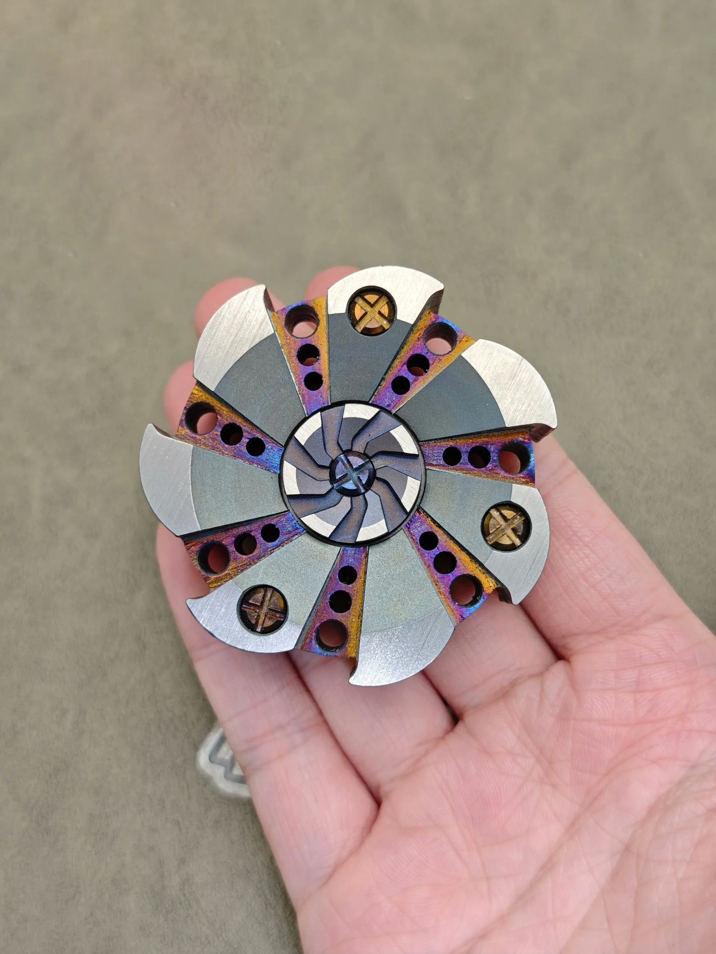 Turbine titanium alloy gyroscope EDC, decompression toy