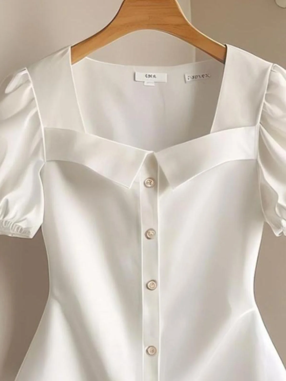 conjunto-de-csa-de-manga-curta-fena-de-verao-design-especial-conjunto-branco-de-top-e-calca-look-casual-faionavel