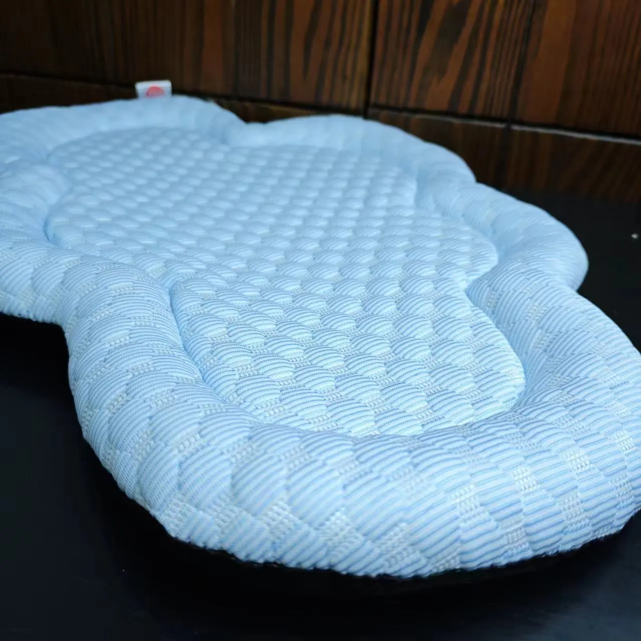 Summer Cooling Pet Cat Bed Cushion Ice Pad Dog Sleeping Cloud Shape Mat for Puppy Dogs Pet Kennel Top Quality Cool Blue Mat