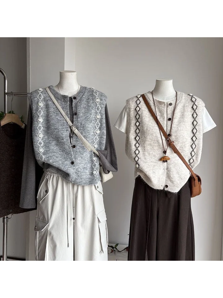 Korean Style Loose Knitted Vest Cardigan round Neck Diamond Pattern New Autumn Winter Outerwear Women's Fashion Polyester Fiber