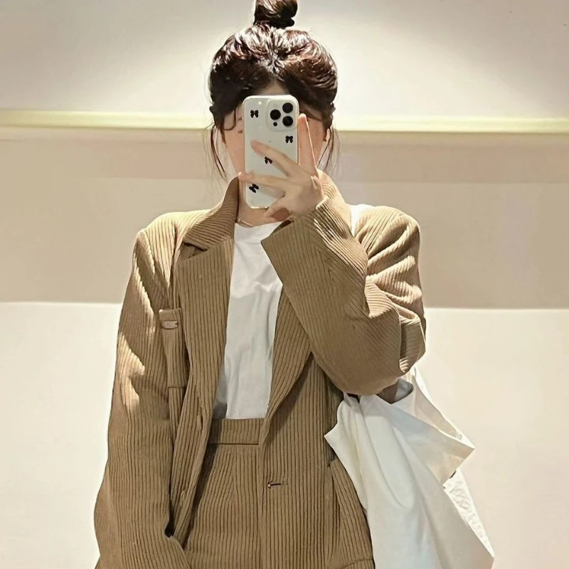 

Women's British Style Short Corduroy Blazers Half Skirt Set with Retro Solid Color Loose Fitting Suit Two-piece