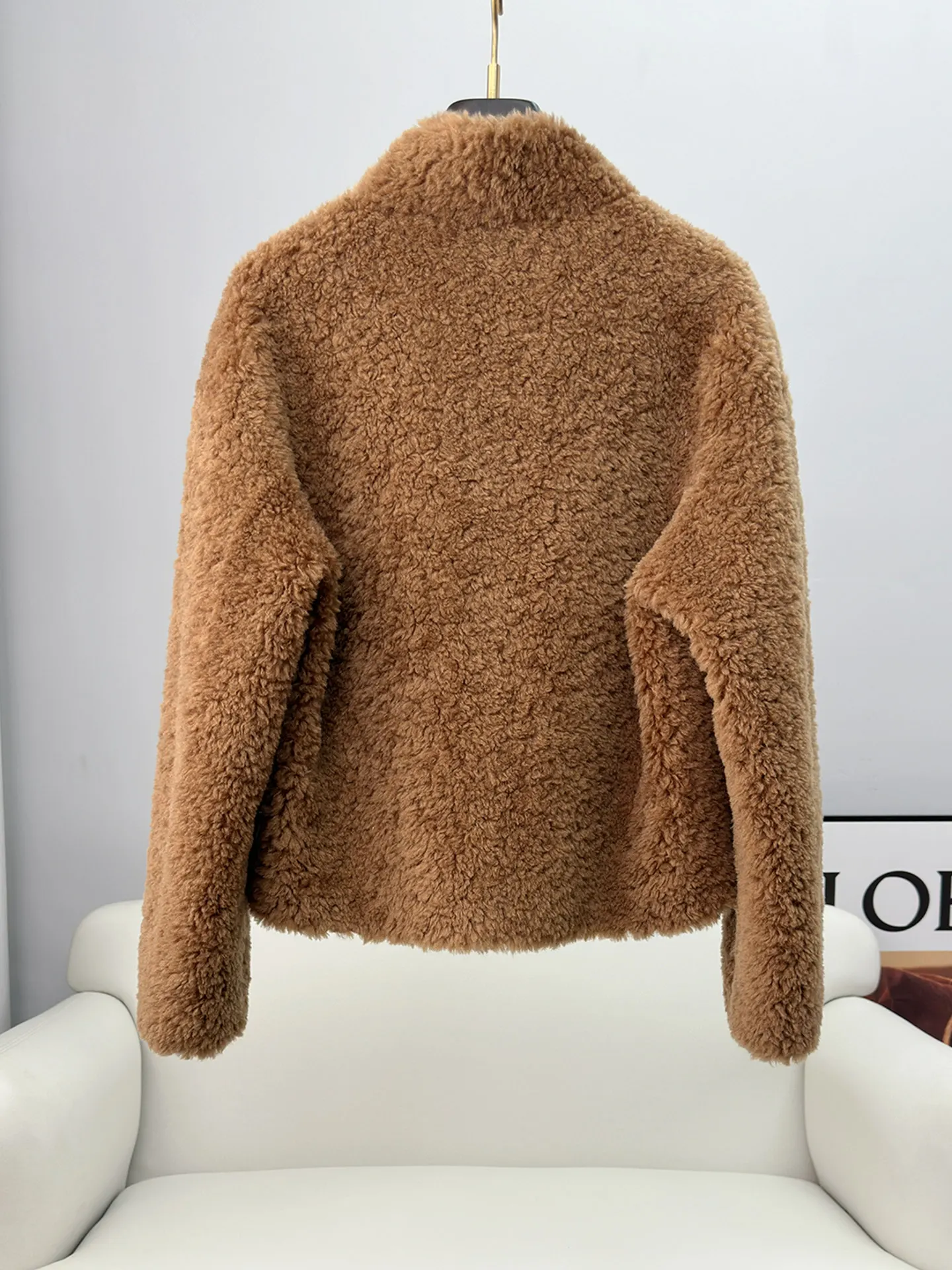 A short stand-up collar sheepskin fur coat made of 100 pieces of wool, sheared cashmere and fur for women, new winter style 2025