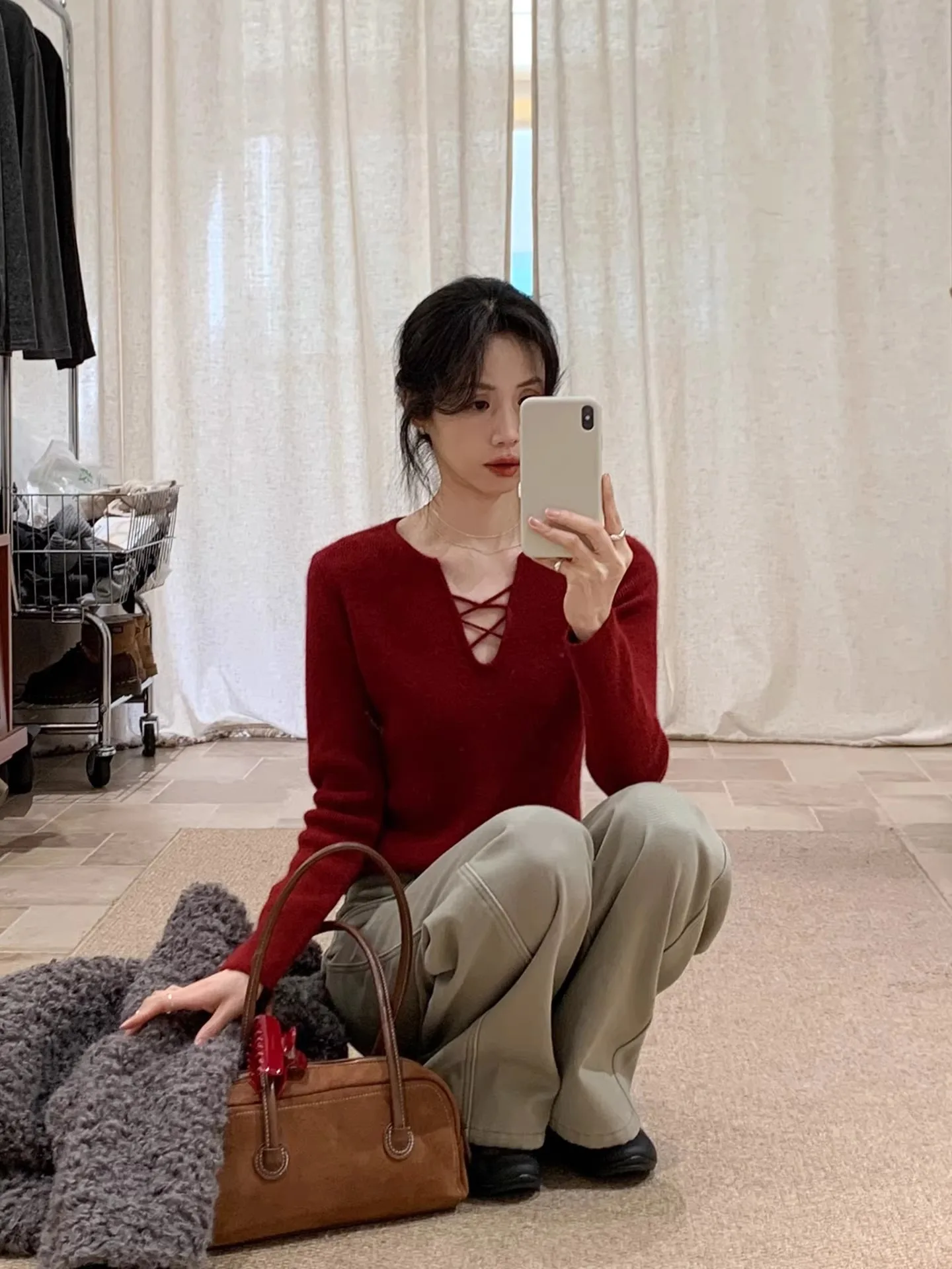 

BRIVIN Korean Sle Red Knot Cross Ne Knitted Sweater Women's Spring New Bear Velvet White Enhancing Faionable Top