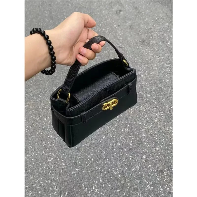 Internet celebrity exquisite Kelly handbag for women, high-end and fashionable trend hand bag, niche handheld crossbody bag