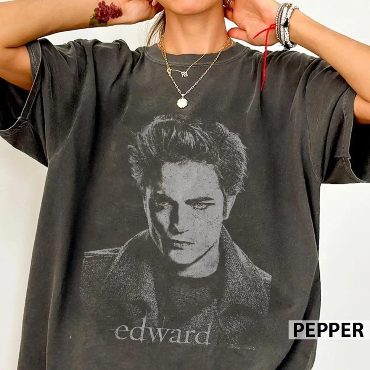 Vintage Twilight Shirt Retro Twilight Fans Homage T-shirt Gift for Book Lover Twilight Saga Comic Vampires Wolves Romance Shirt