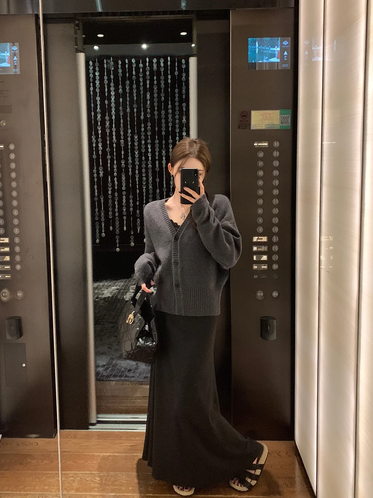 

Мягкий уютный вязаный кардиган с V-образным вырезом на одной пуговице, женский, весенне-осенний, свободный свитер с длинными рукавами для повседневной носки, однотонный