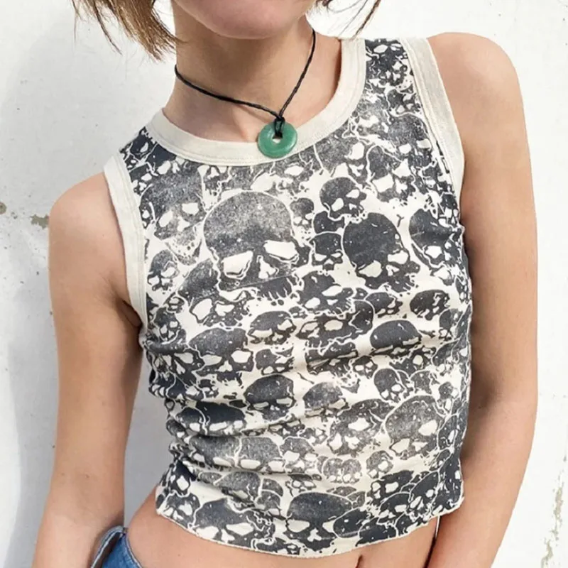 Innocent and Pure Girls! Sleeveless Vest with Skull Print, Delivering an Irresistible Sweet and Cool Contrast!