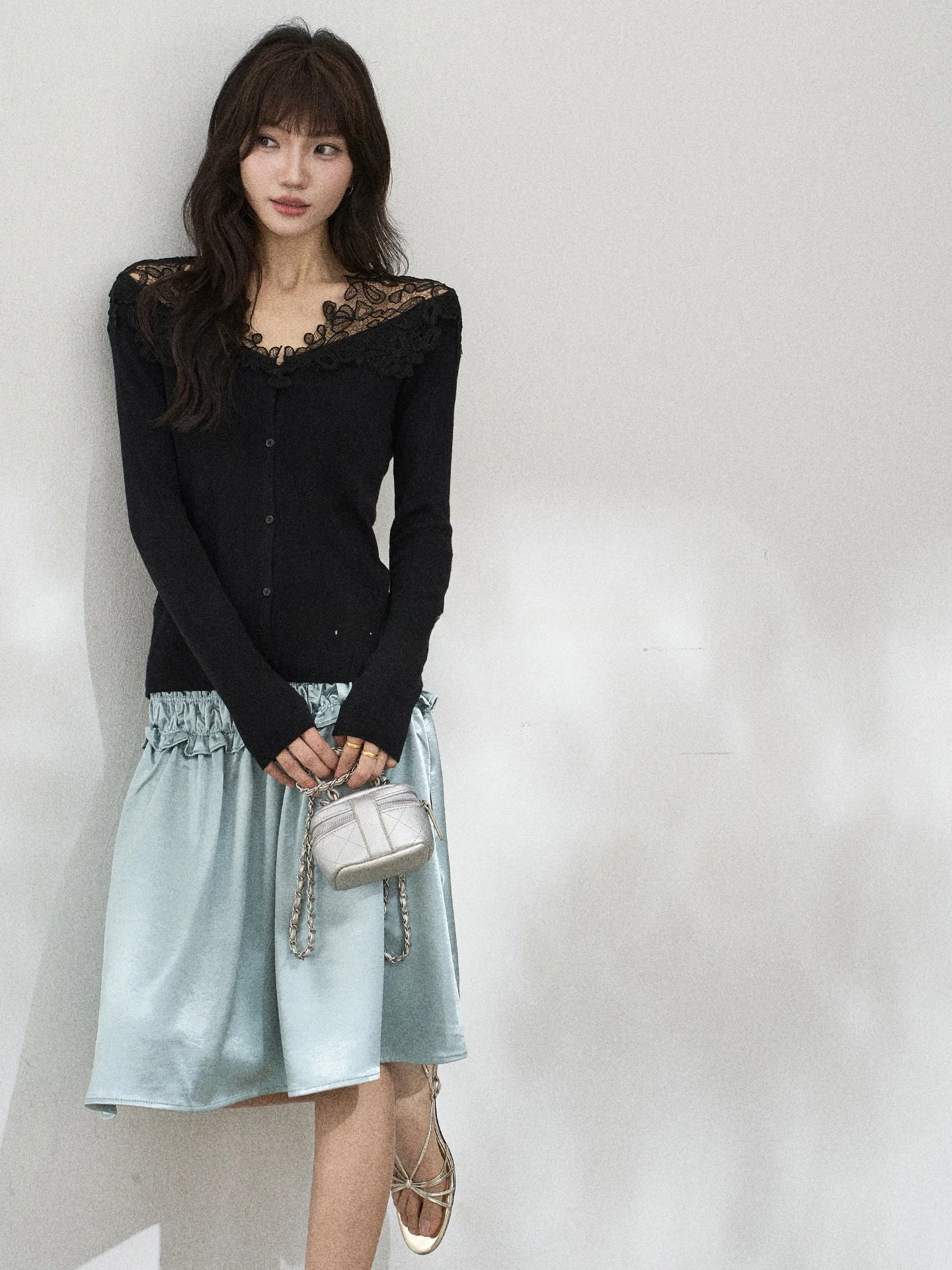 

V-Neck Knitted Lace Patchwork Base Shirt Women's Spring Fashion Design Sense Floral Print Korean Style Long Sleeve Top