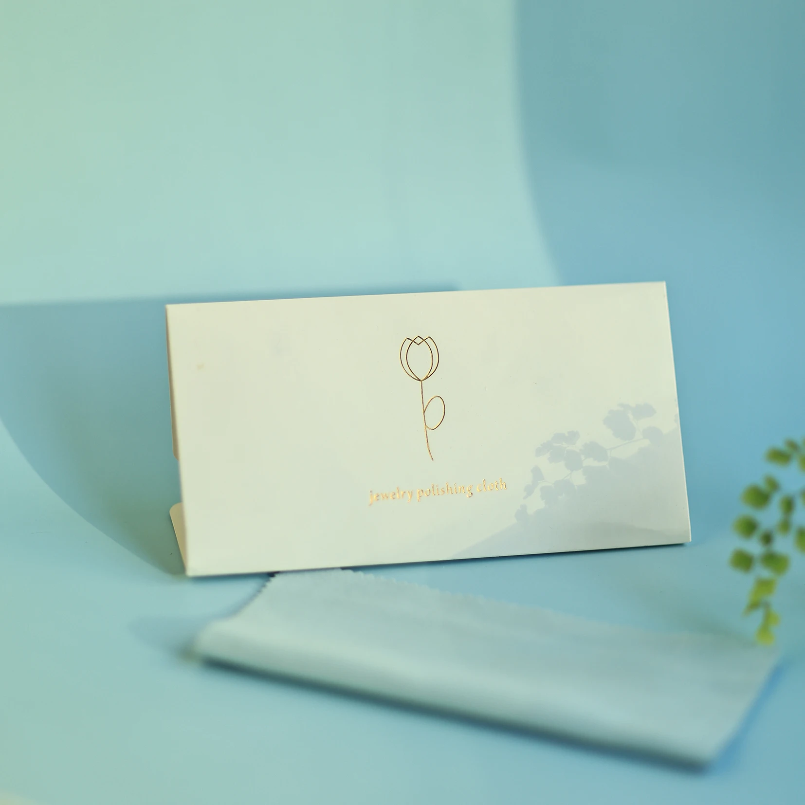 

Большая салфетка для ухода за жемчугом, для чистки и полировки, синяя, из перламутра, двусторонняя, велюровая, 17,5*17,5 см, для полировки серебра