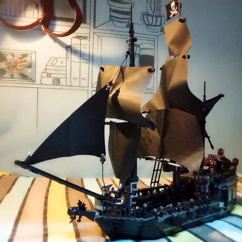 MOC-barco pirata del Caribe, barco de guerra venganza, Perla Negra, velero, bloques de construcción, MOC 4195, juguetes de montaje, regalo para niños