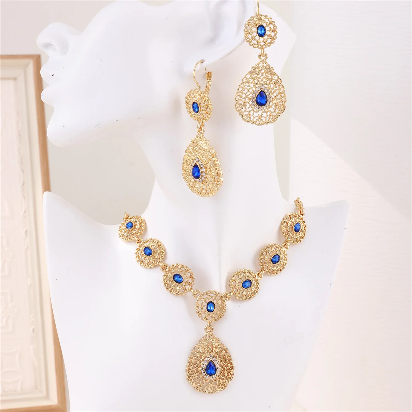 Morocco Popular Jewelry Set Rhinestone Necklace Earrings Two-piece Set French Retro Bride Drop Pendant Jewelry