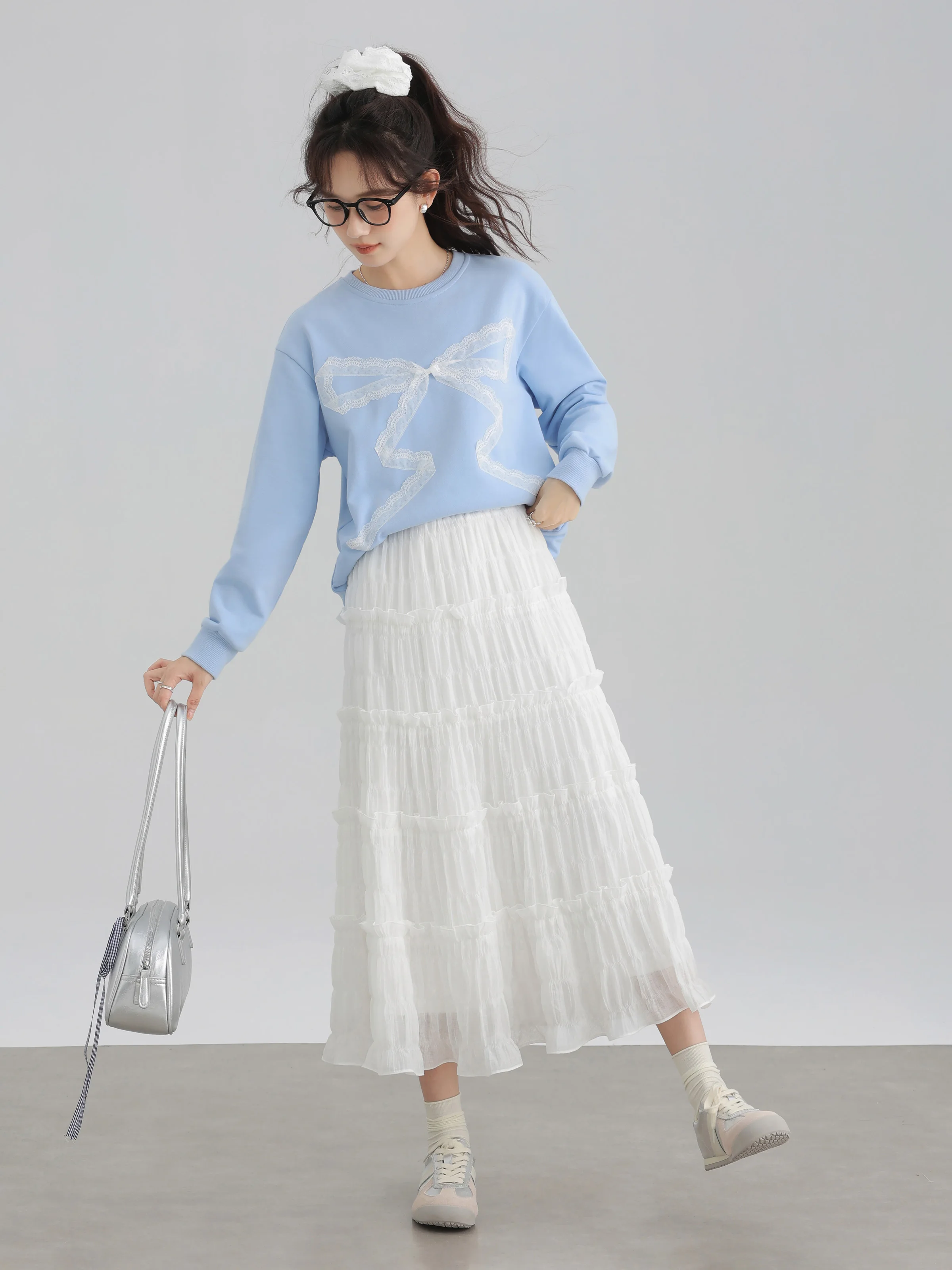 Felpa girocollo dolce allentata casual con fiocco in pizzo Pullover autunnale manica lunga oversize stile pigro Top unico e carino da donna