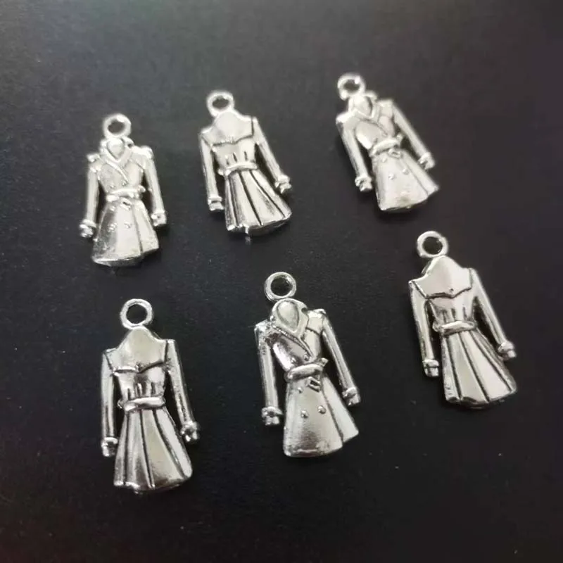 25 pcs-- Coat Charms,Antique Silver 3D Mini Clothings Overcoats Coats Windbreakers Charms Pendants 22x10mm