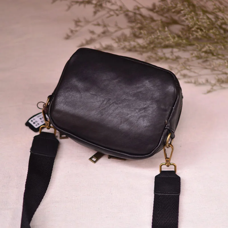 AETOO 2023 Autumn original on the new women\'s bag retro first layer cowhide storage cosmetics crossbody bag leather commuting s