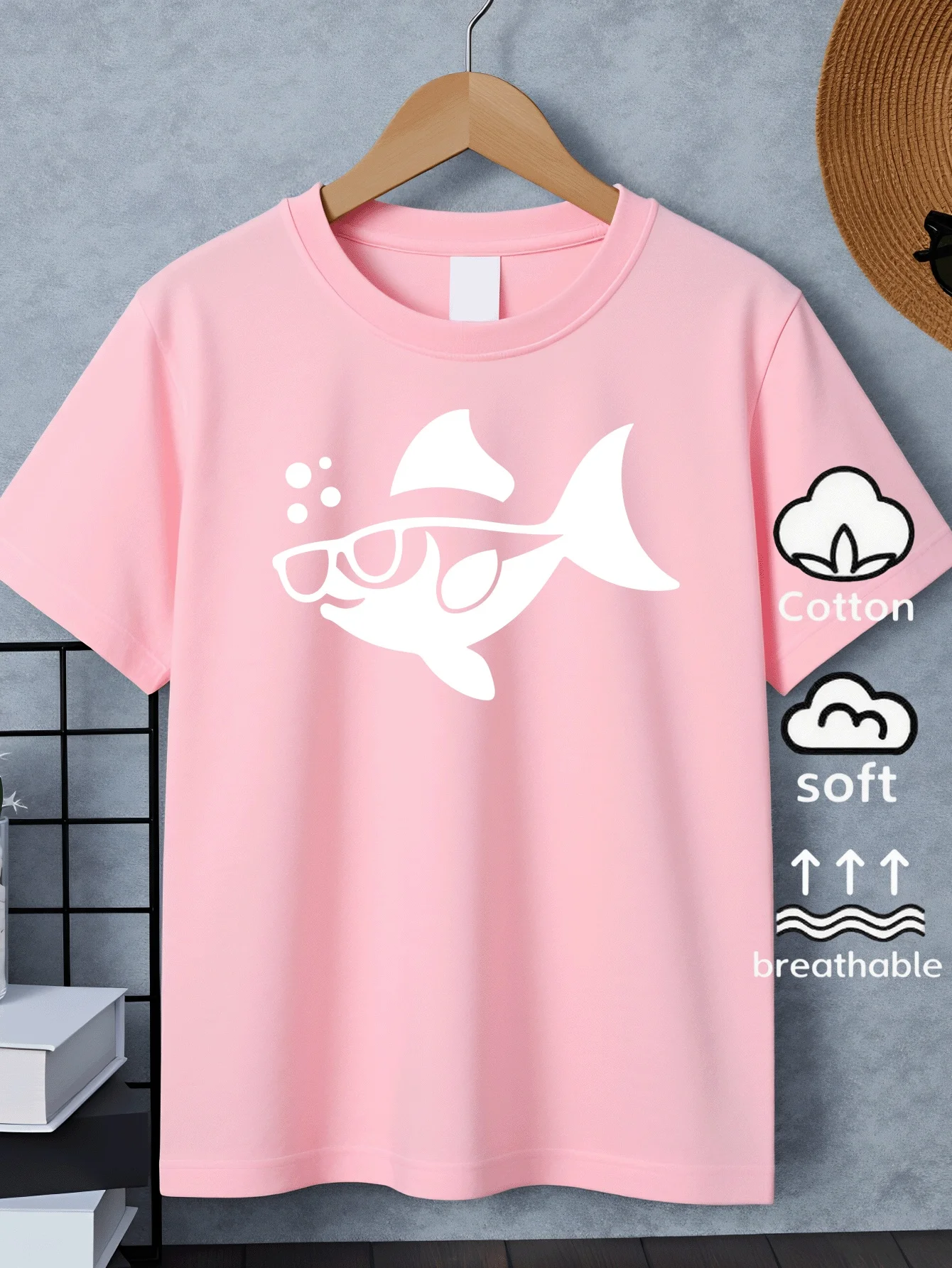 Fish Wearing Sunglasses Printed T-shirt Round Neck Children's Top Daily Versatile and Fashionable Parent-child Outfit