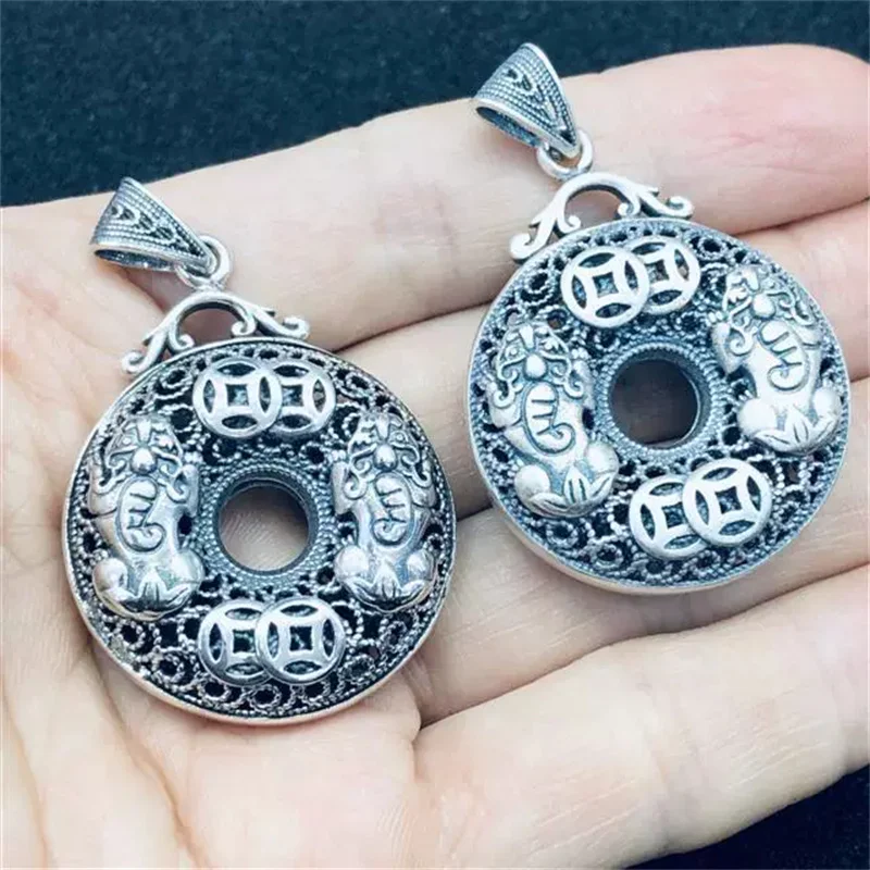 

Vintage Relief Coins Safety Buckle Pendant Women Jewelry Blessing Wealth Animal Pixiu Necklace Men Choker Accessories