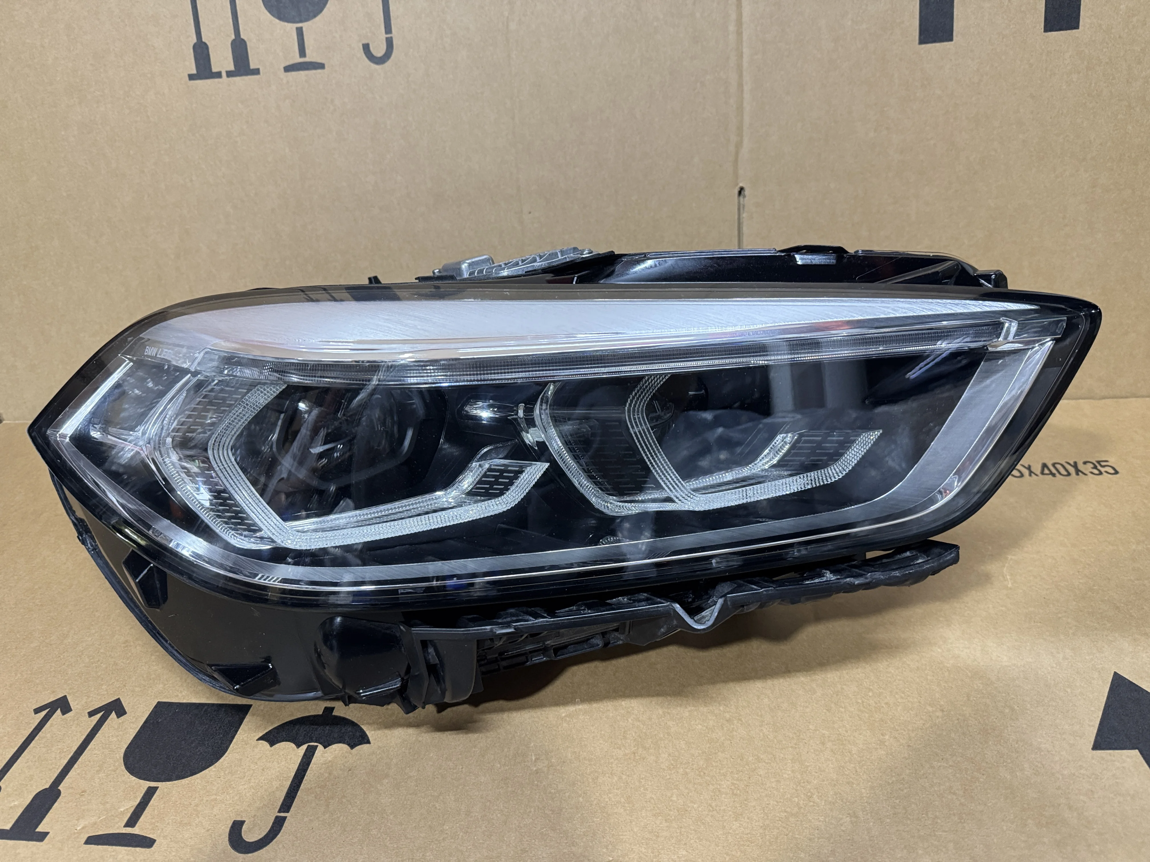 

Fit For BMW 1 Headlight 2019-2023 BMW F40 Headlight BMW M1 LED Headlight F44 LED Headlamp European Version Used For Replacement
