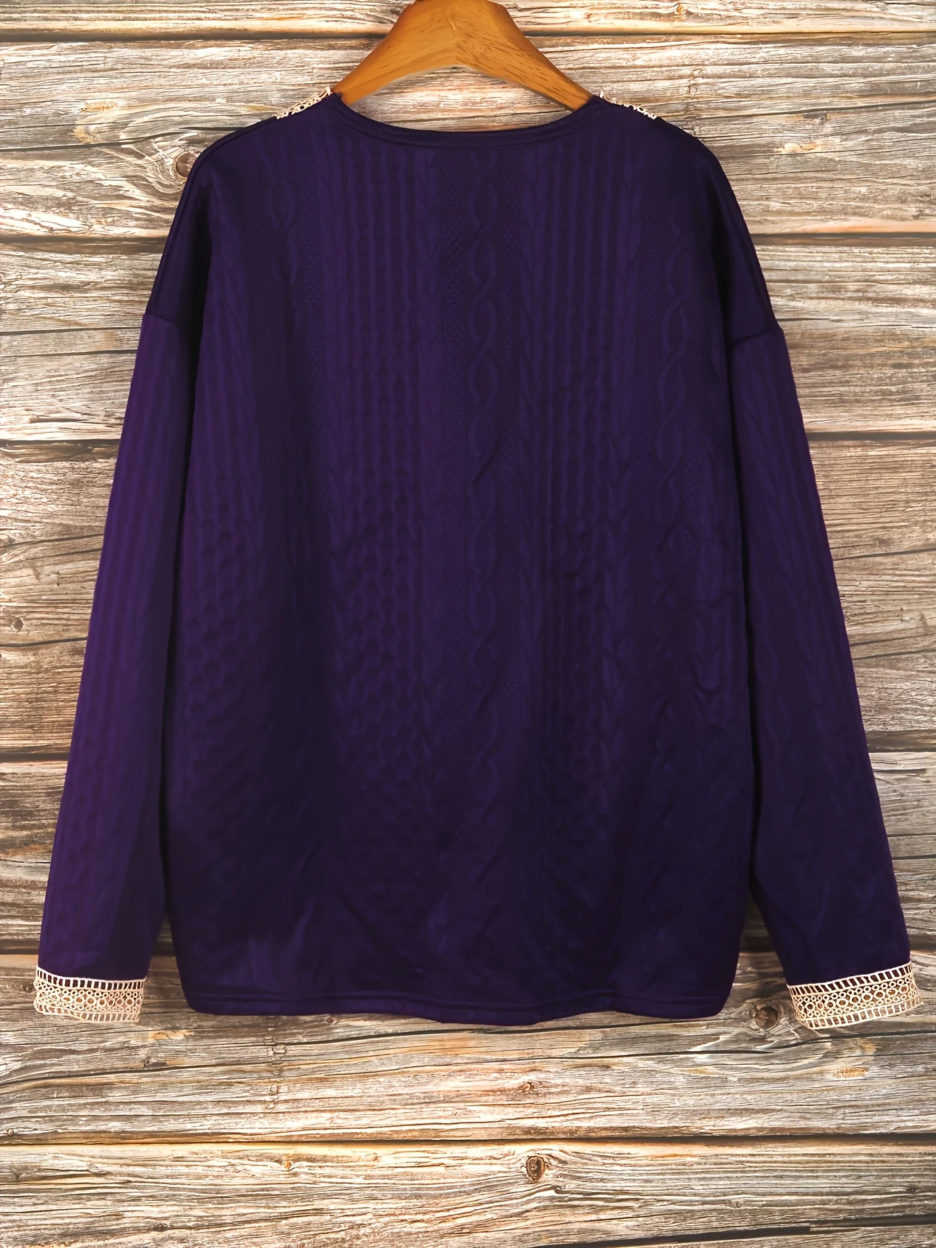 Stilvoller V-Ausschnitt-Pullover mit Spitzenbesatz für Damen in Übergrößen für mühelose Eleganz – Detail 14