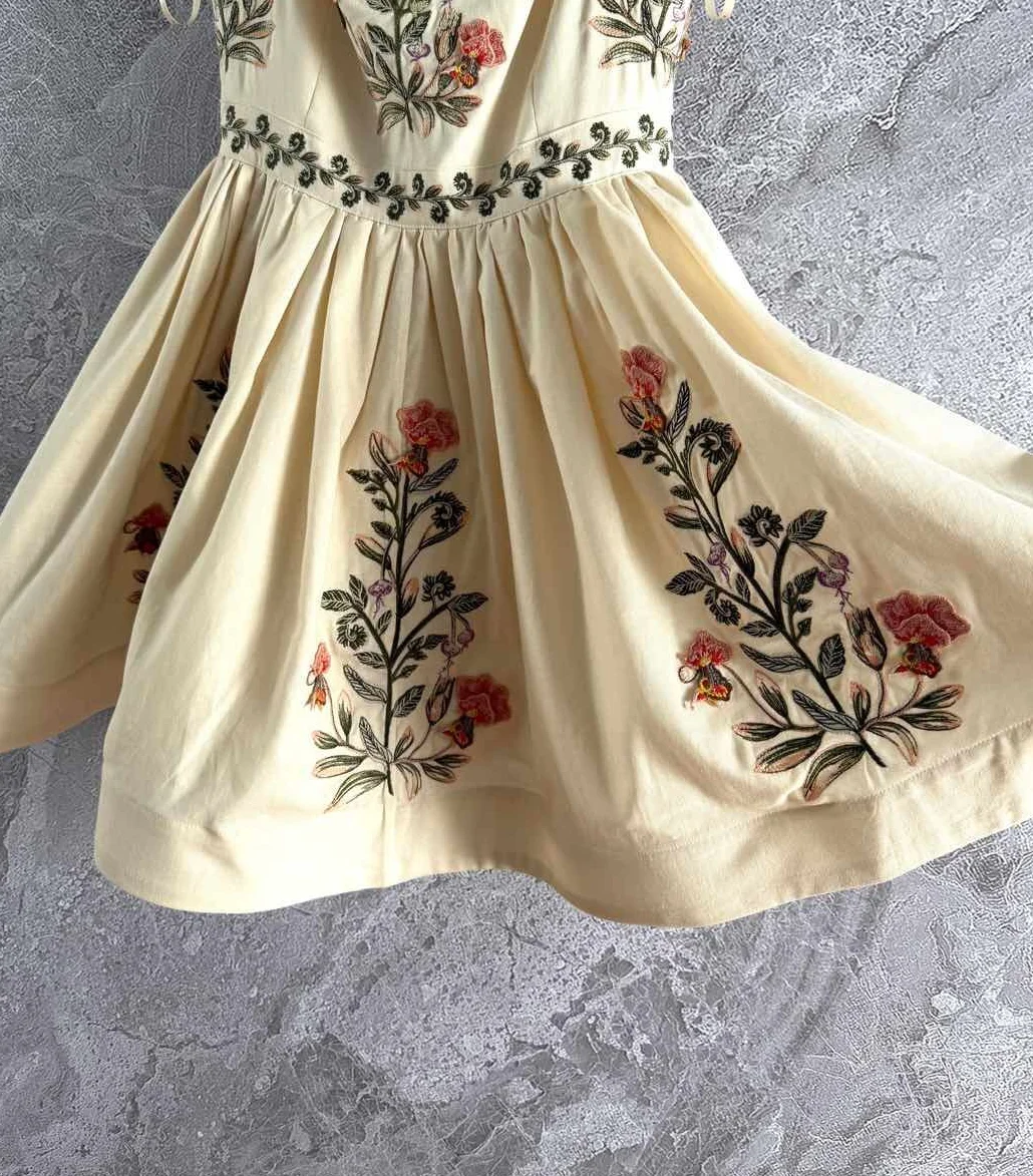 새롭고 우아하며 세련되고 정교한 허리 조임 플로럴 드레스 A라인 여성 드레스