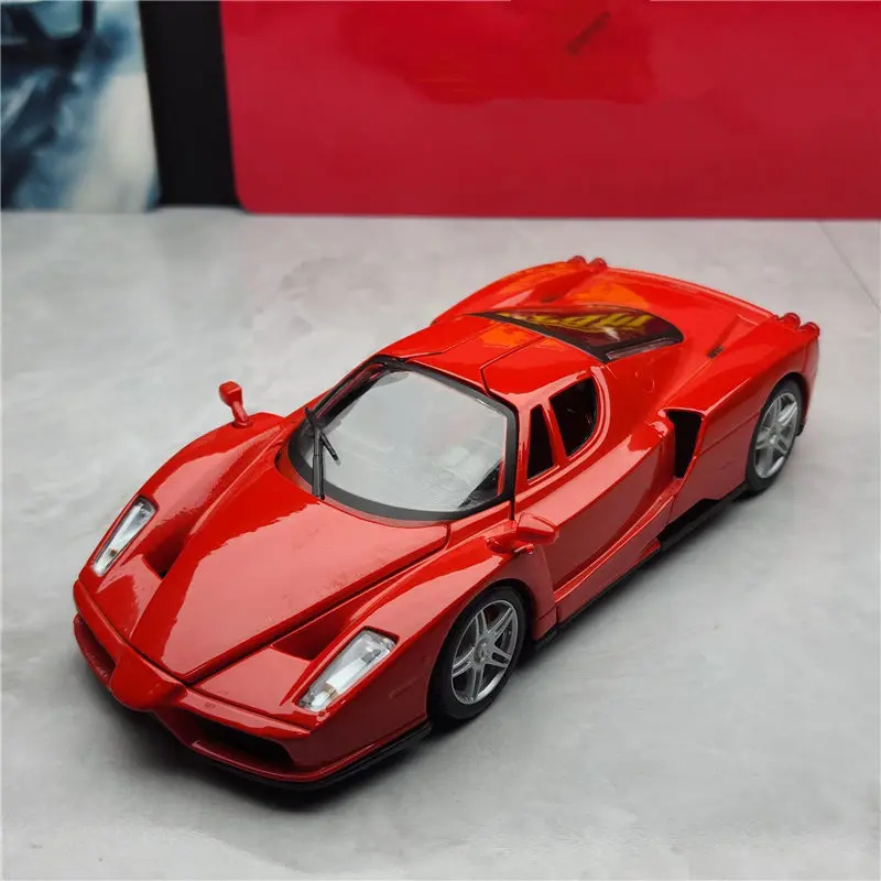 

1:32 ENZO, модель спортивного автомобиля из сплава, литая под давлением металлическая гусеничная гоночная машина, модель автомобиля, высокая имитация звука и света, детская игрушка в подарок