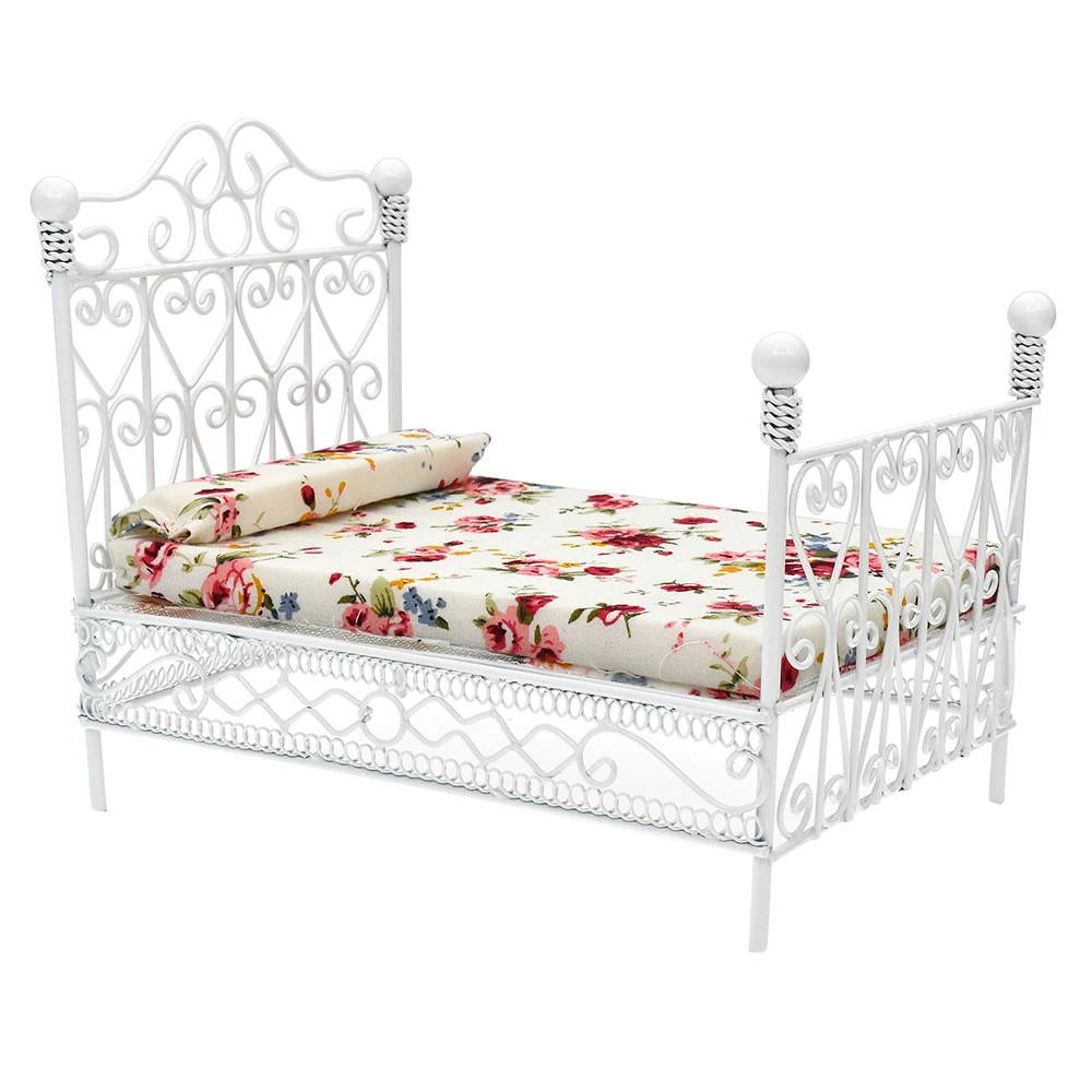 

Dollhouse Furniture Metal Bed With Mattress European Retro Double Bed For Doll House Accessories