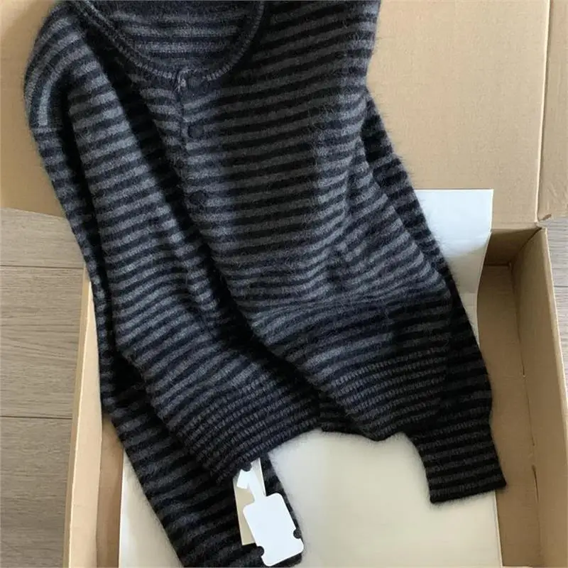 เสื้อสเวตเตอร์ถักไหมพรมสีสันทันสมัย สไตล์เกาหลี สำหรับผู้หญิง ฤดูใบไม้ผลิ ฤดูใบไม้ร่วง รุ่นใหม่ล่าสุด ให้ความอบอุ่น คอวี