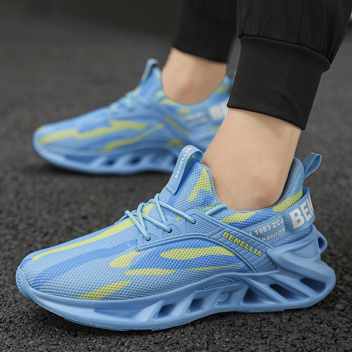 2026 New Women's Blade Running Shoes – Breathable, Slip-Resistant, Comfortable, and Stylish for All-Day Wear; Unisex Design Suitable for Both Men and Women