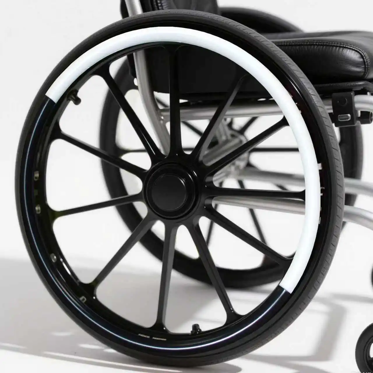 [one-pair]-wheelchair-pusher-snare-anti-skid-protective-sleeve-silica-gel-sleeve-full-package-24