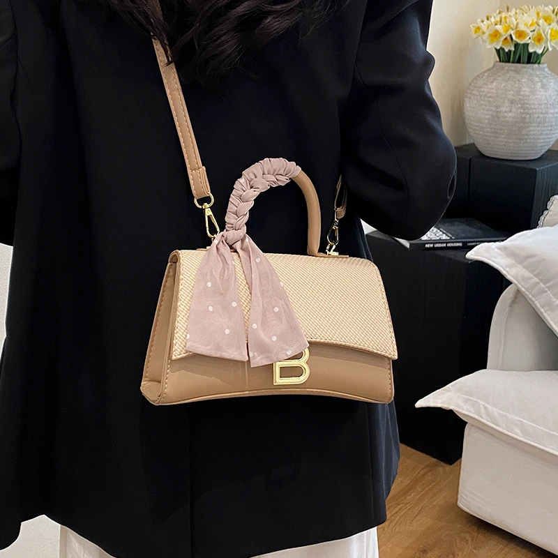 

Smart Shoulder Bag Suitable for Commuting Work Travel High Quality PU Material Multiple Pockets Easy to Carry