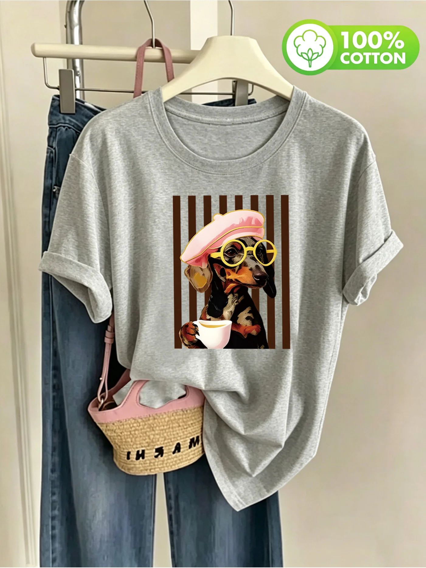 Camiseta de mujer con estampado de dibujos animados de berretes, gafas, café, perro salchicha y rayas verticales, informal, de cuello redondo, estilo diario y de viaje para verano