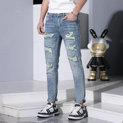 Calça jeans fina rasgada masculina, elástica, macia, confortável, respirável, slim fit, magra, azul, casual, moda de rua, verão