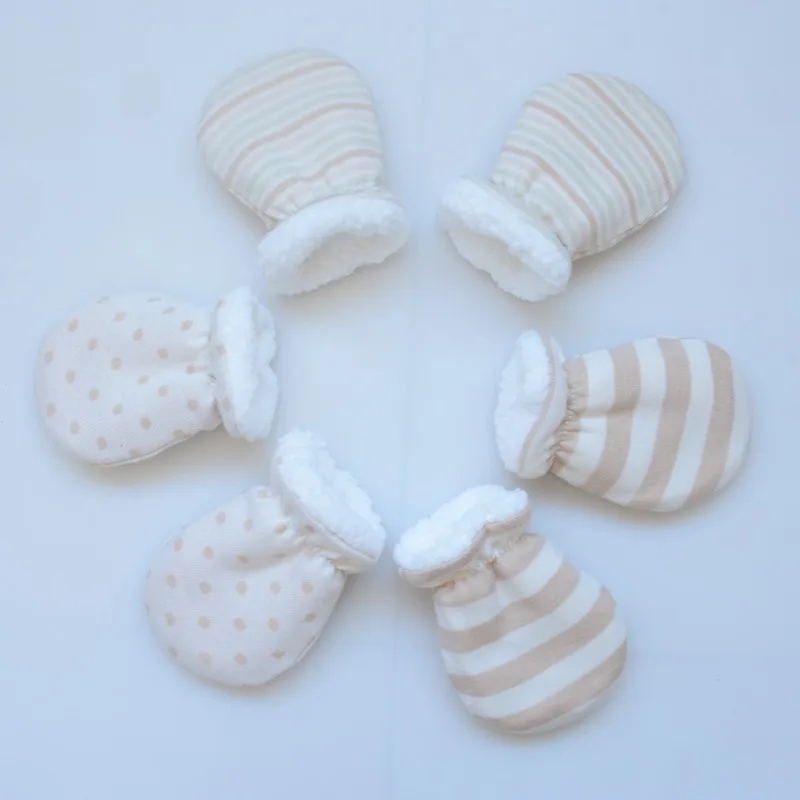 

Baby Anti-grab Gloves Thickened Newborn Gloves Imitation Lamb Wool Baby Thermal Gloves Autumn and Winter New Wholesale