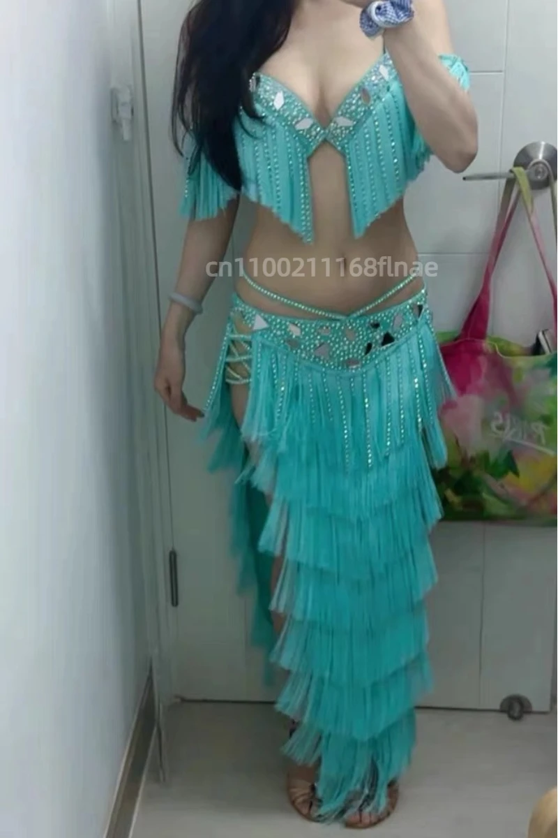 ベリーダンス衣装 2025年新作 タッセル付きトップスとスカートのセット パフォーマンスドレス ボールオープニングダンス パフォーマンスドレス 女性用