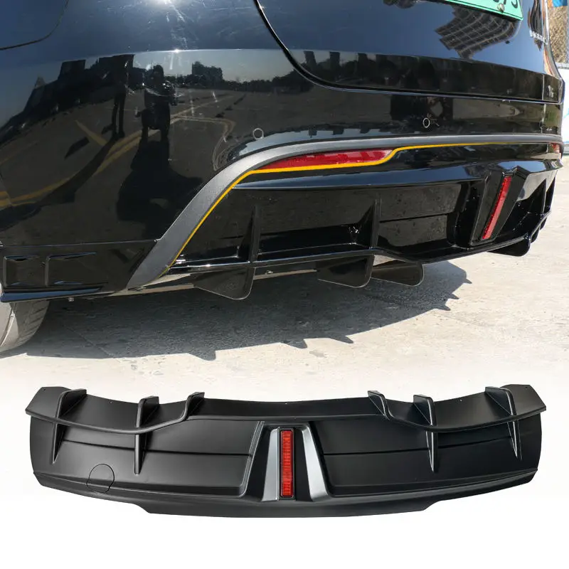 Car Accessories Body Kit Car Bumpers Facelifted Rear Bumper Diffuser Rear Lip With Light For Model Y 2021 2022 2023