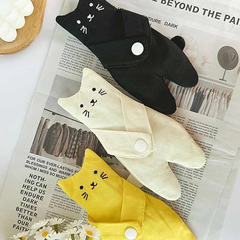 

Cartoon Cat Canvas Coin Pouch-Cute Lightweight Mini Wallet with Zipper, Durable Stylish Accessory for Girls, Perfect Daily Purse