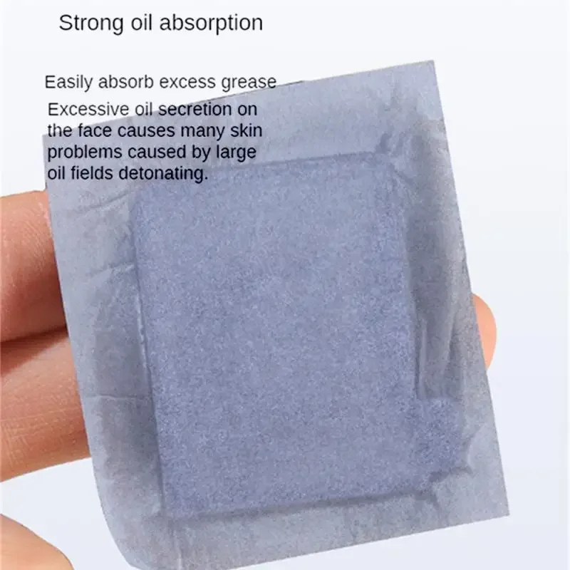 100 pezzi di carta assorbente per olio facciale al carbone di bambù con specchio e soffio per trucco kit di strumenti per il controllo dell'olio per la cura rinfrescante del viso portatile