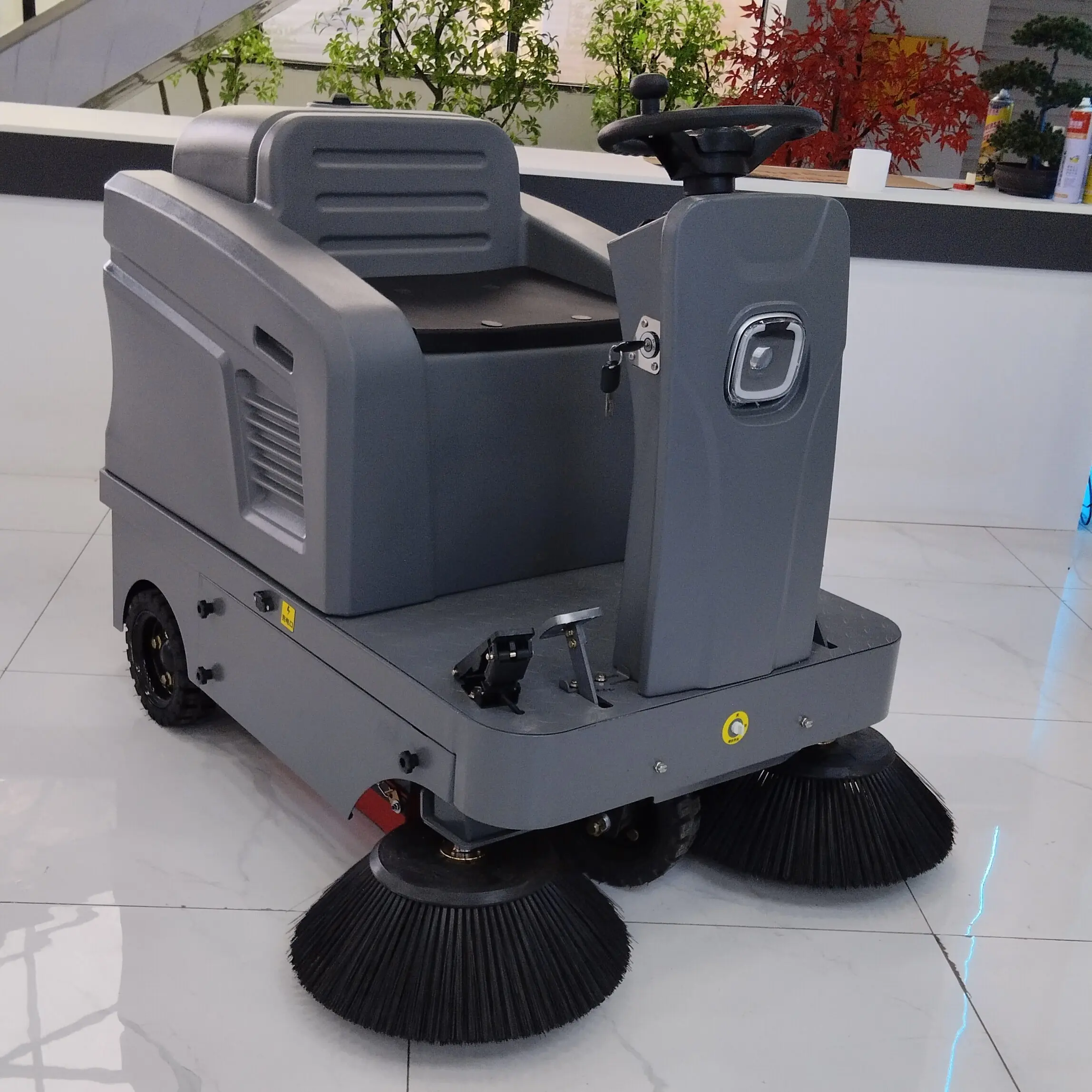 

High Quality Electric New Ride-on Street Sweeper Road Sweeping Machine for Residential Sidewalk Cleaning