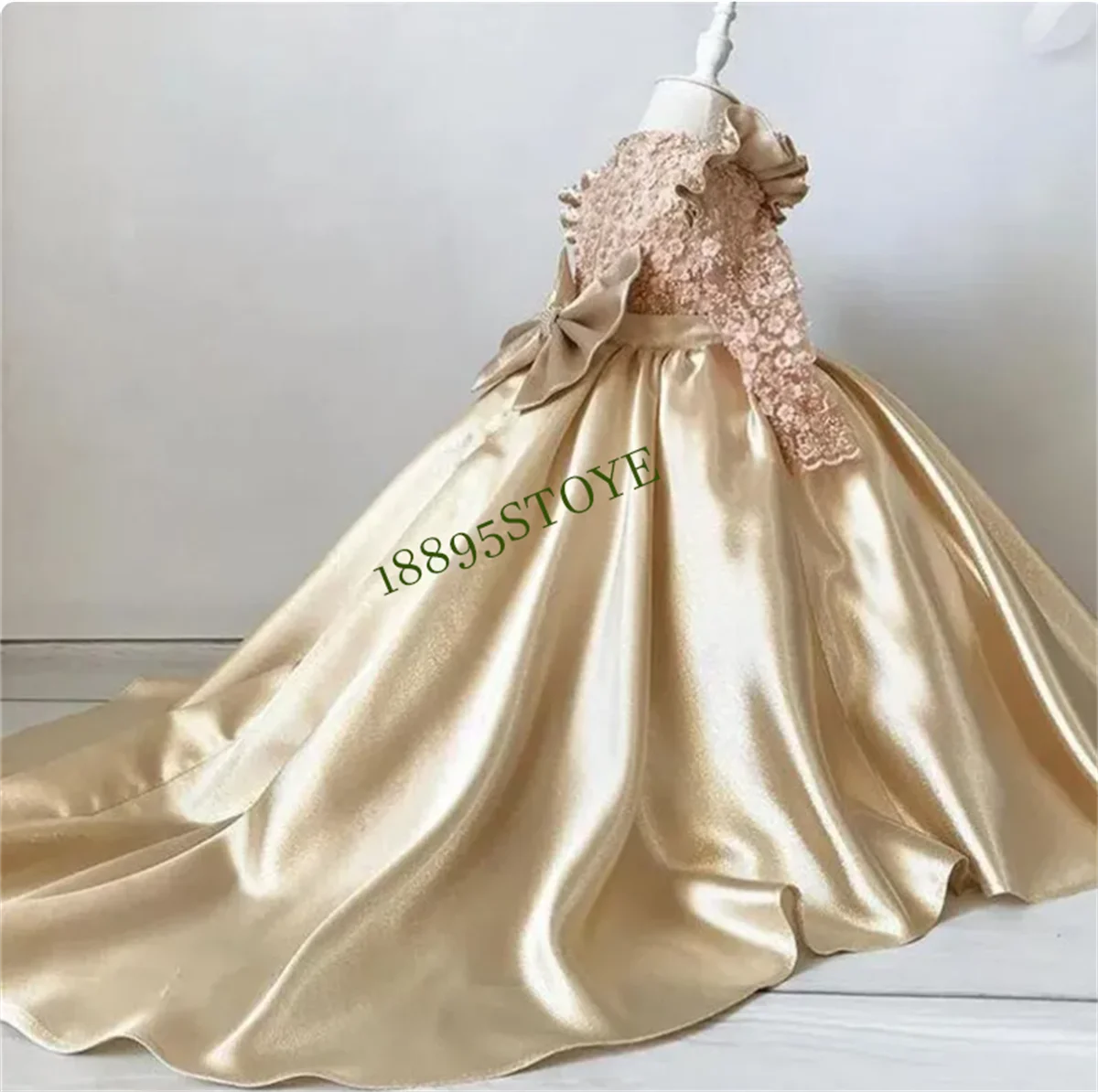 

New Gold Flower Girl Dresses Ball Gown Satin Long Sleeves 3D Flowers Lilttle Princess Birthday Gowns with Big Bow