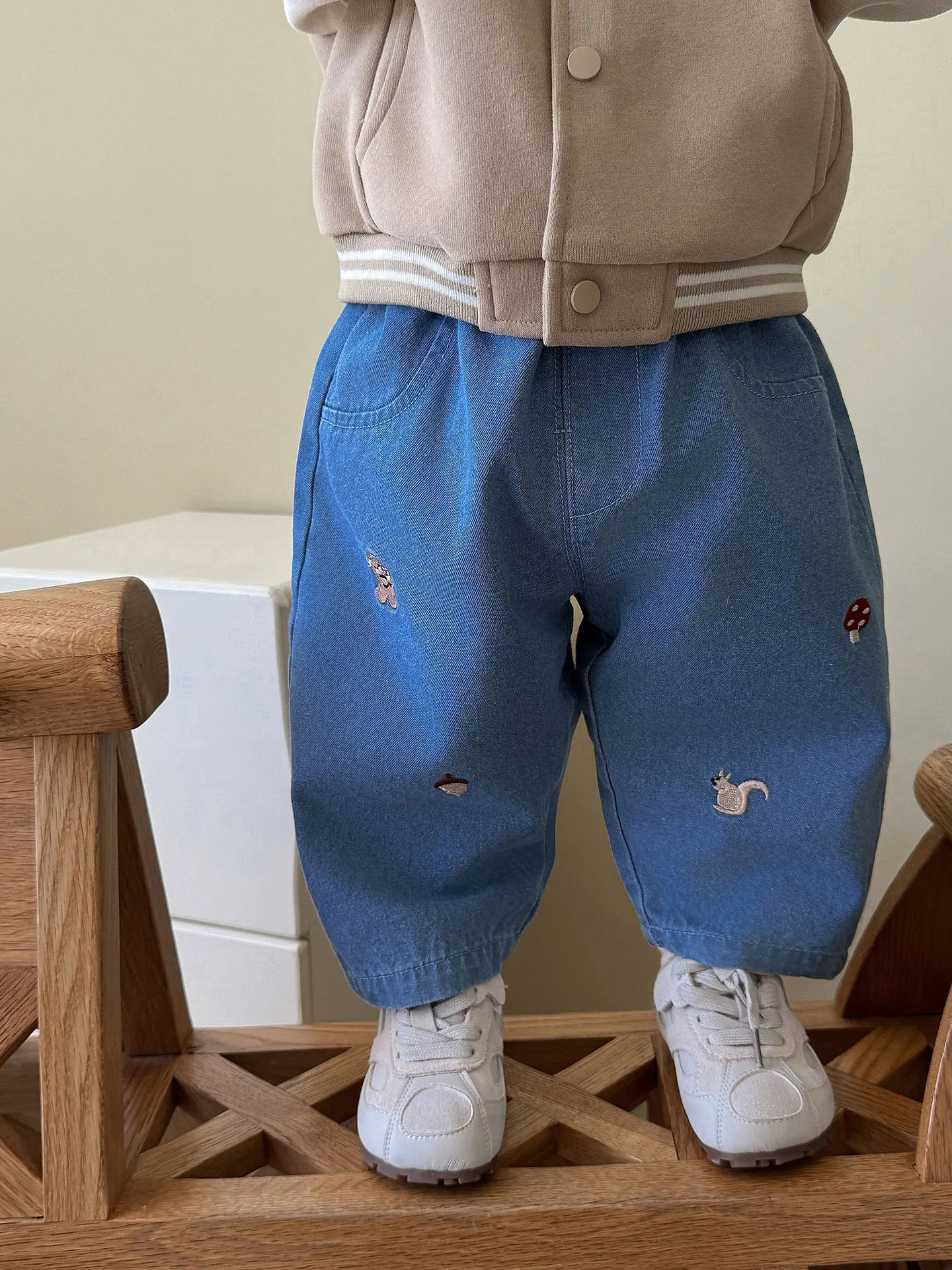 

2025 Autumn Denim Boys Embroidered Harem Pants Cartoon Bear Squirrel Elastic Waist Toddler Jeans 0-5 Years Kids Boys Trousers