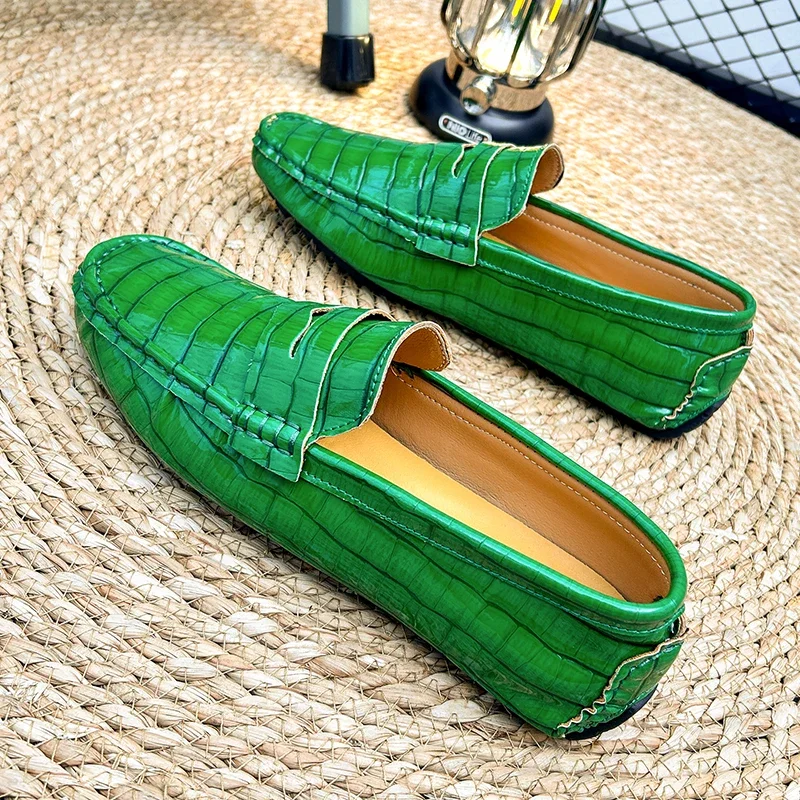 ใหม่แฟชั่นLoafersสําหรับชายคลาสสิกรองเท้าสบายๆคุณภาพสูงPUหนังComfy Mensรองเท้าBrightสีLoafers