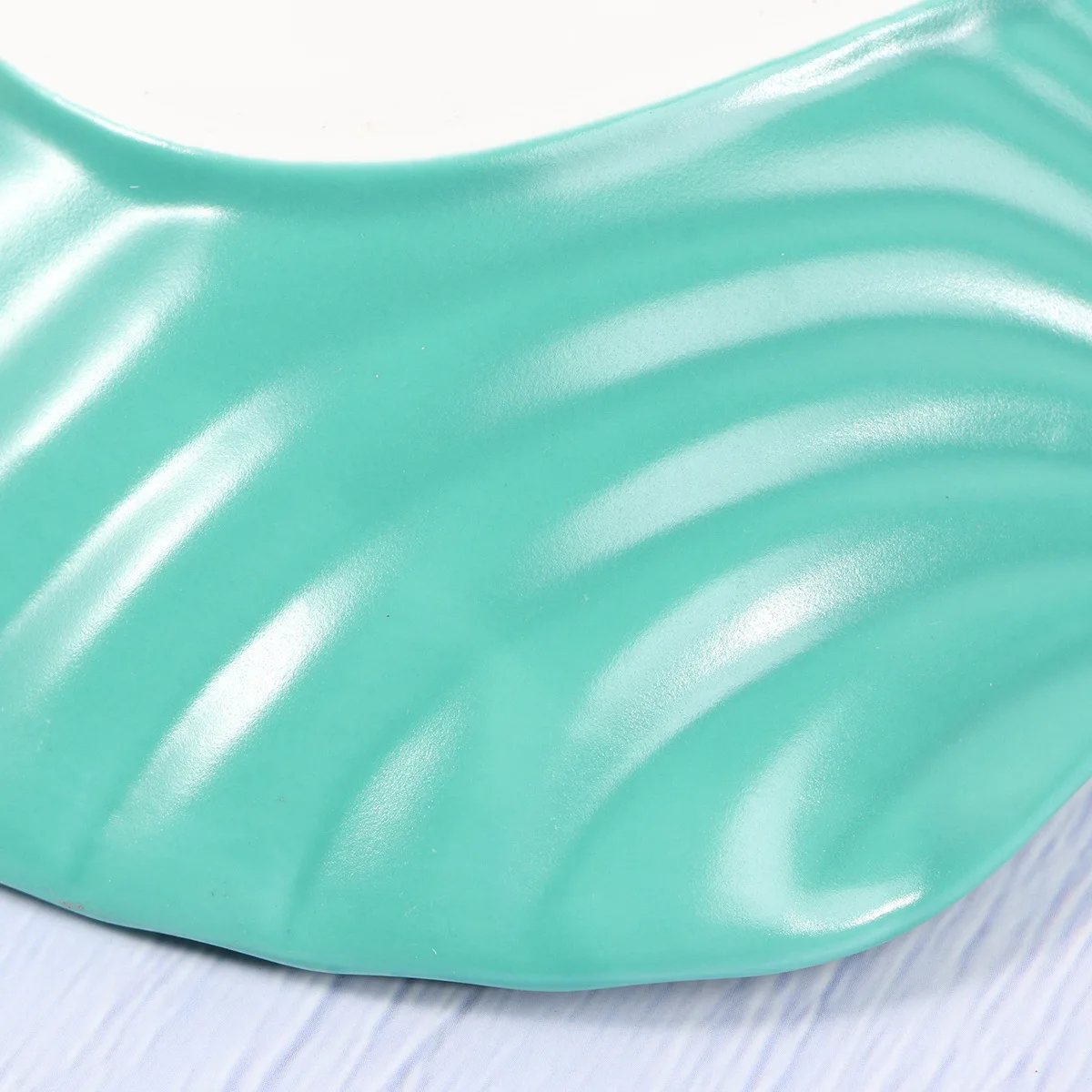 

Ceramics Shell Shaped Dessert Bowl Dish for Home Elegant Creative Design for Salads Fruits Shell Shaped Bowl