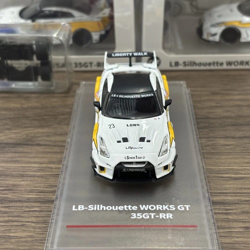 Newly Stocks CM MODEL 1/64 LB-Silhouette WORKS GT 35GT-RR 23# 5FIVEX White Yellow Diecast Model Car