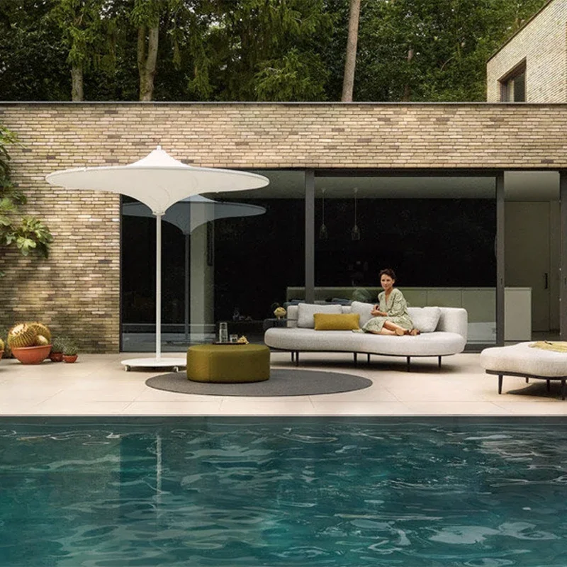 

High-end villa open-air patio parasol coffee milk tea shop