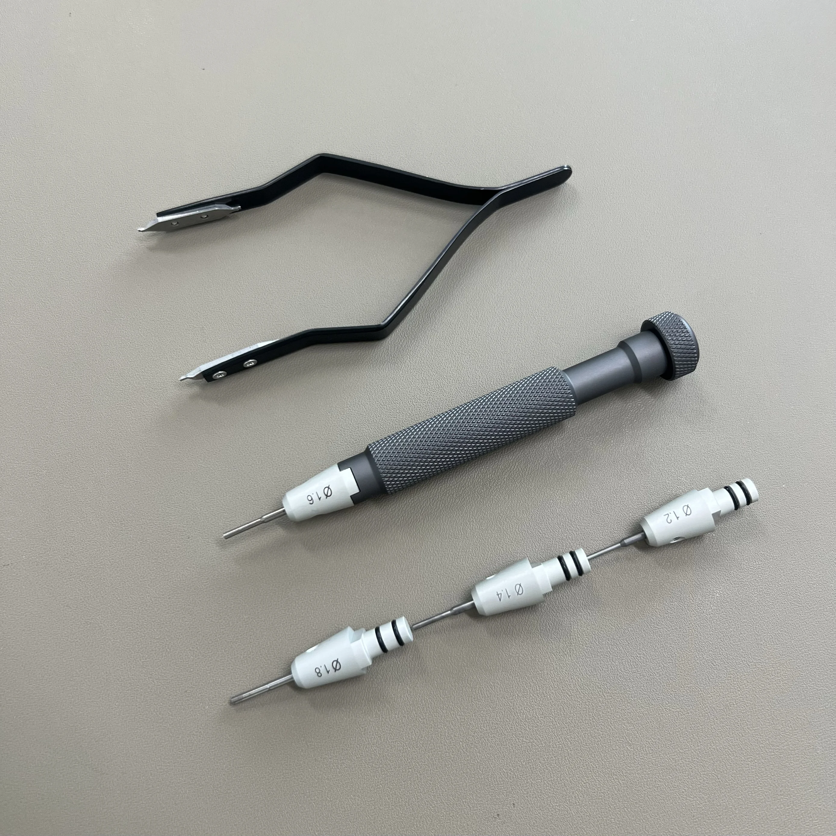 Spring Bar Pliers Scratch-Free Steel Watch Band Removal Tool Non-Marring Watch Lug Tips Compatible with Rolex