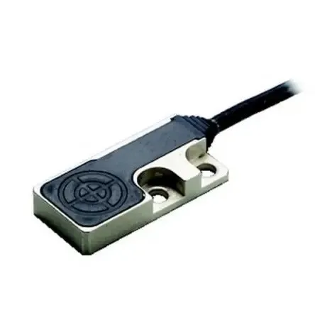 Displacement sensor ZX-EV04T detects 4 mm, recessed mount, 2m wire