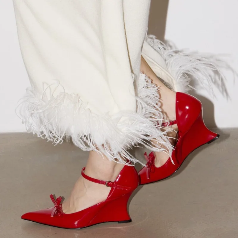 

Новые черно-красные туфли-мэри-джейн на танкетке с бантом, весна-осень, модные, из лакированной кожи, с острым носком, женские туфли на высоком каблуке