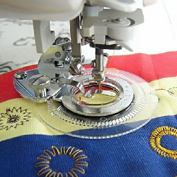 Multifunctional Daisy Flower Stitch Presser Foot Durable Plastic Metal Fits All Low-Shank Sewing Machines for Decorative