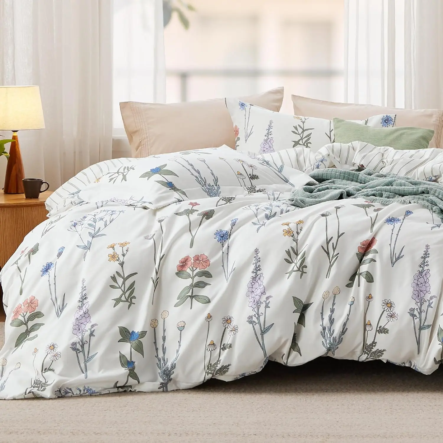 

Bedsure Duvet Cover King Size - Reversible Cute Floral Duvet Cover Set with Zipper Closure, White Bedding Comforter Cover